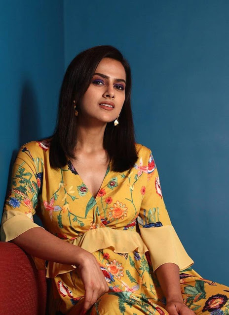 Actress Shraddha Srinath Photoshoot In Yellow Gown 39
